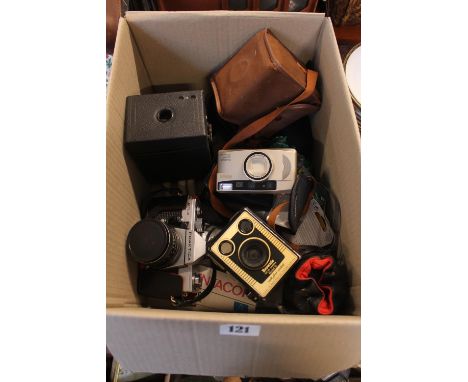 Collection of assorted Cameras inc. Praktica, Kodak etc 
