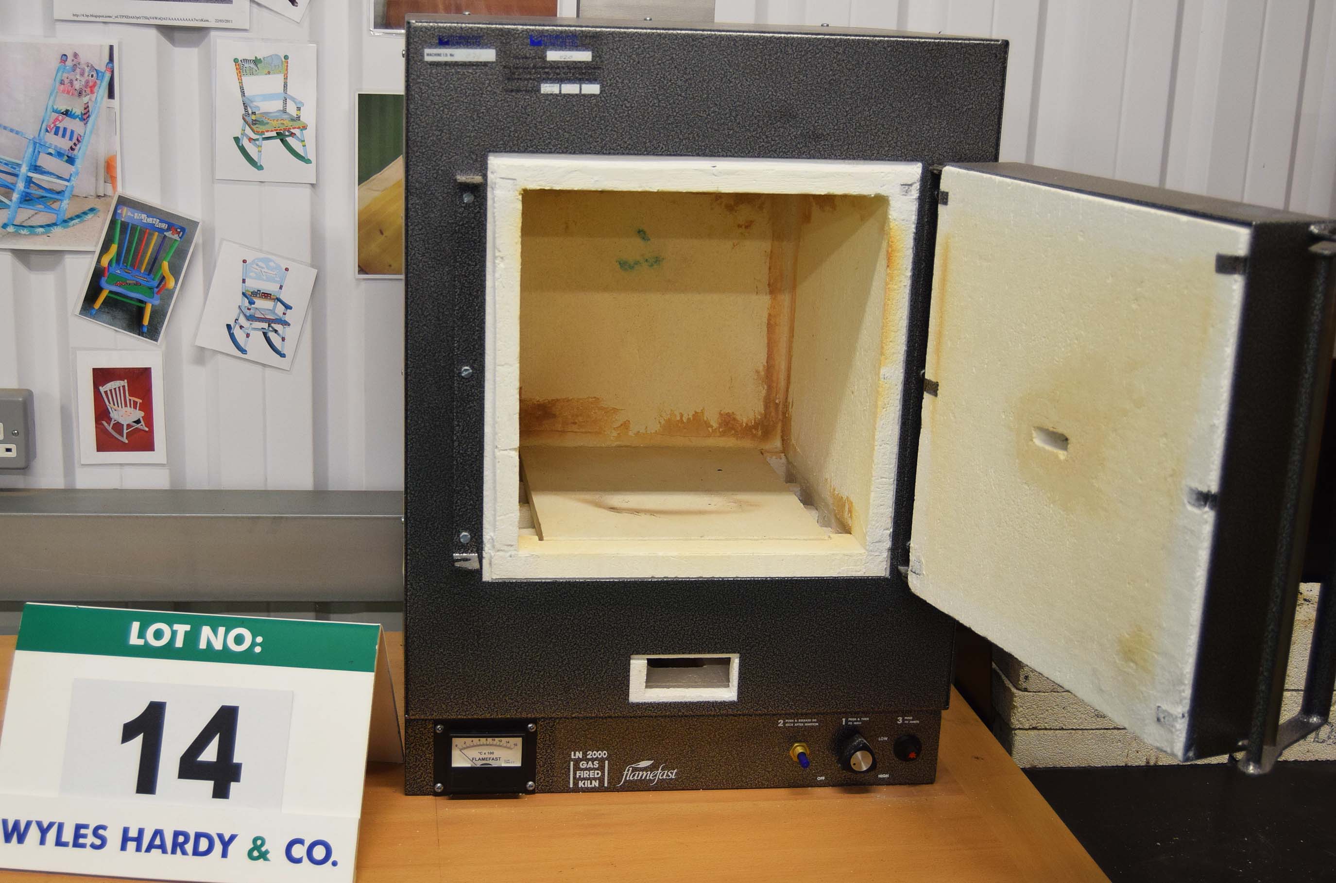 A FLAMEFAST LN2000 Benchtop Gas Fired Potters Kiln