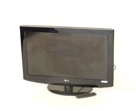 An LG 32in LCD television, with piano black surround