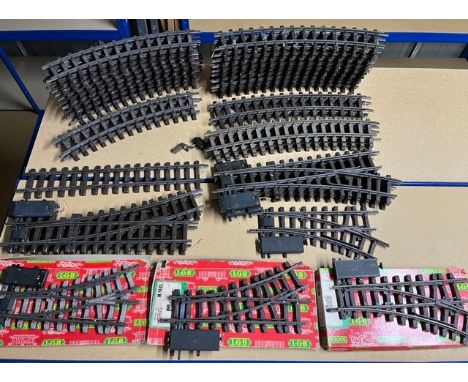Mostly LGB G scale track(14500g)Points:LGB 1210 30deg RH 300mm (2)LGB 1215 30deg LH 300mm (2)LGB 1615 22.5deg LH 440mm (2)LGB