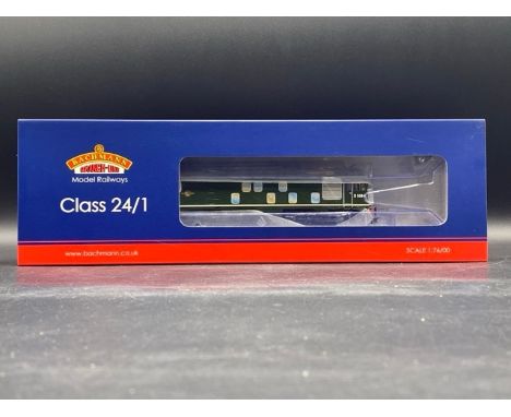 Bachmann Branchline 32-443 Class 24 D5094 in BR green with no yellow panels(800g)Boxed and appears to be undisturbed from pac