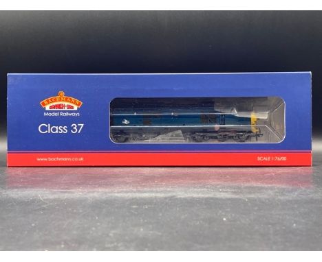 Bachmann Branchline 32-781A Class 37/0 37034 in BR Blue with Split Head Code (weathered)(800g)Boxed and appears to be undistu