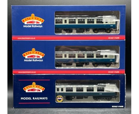Three OO gauge BR Mk2 Blue & Grey Bachmann boxed coaches 'Ready-to-Roll'(700g)Appearing 'As New'Bachmann Branchline 39-360A M