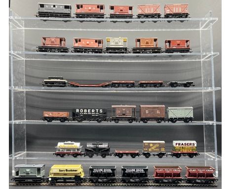 31 OO gauge Wagons, Vans, Hoppers from various Hornby, Bachmann, Mainline, Airfix, Lima and Farish 'Ready-to-Roll' (3000g) In