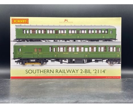 Hornby R3161 Class 401 2-BIL '2114' 2-car EMU in SR green livery(700g)Boxed and appears to be undisturbed from packaging, so 