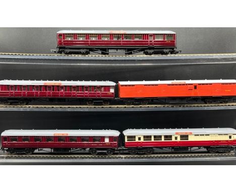 Kit-built rake of five 'Kings Cross to York' Maroon, Crimson/Cream coaches built and finished to good standard (1100g) Includ