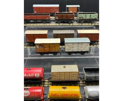A rake of 16 3-Rail Hornby Dublo Rolling stock 'Ready to Roll' (1250g)Made in England by MeccanoIncludes:-Vent Insul Meat 10T