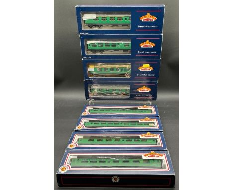 8 OO gauge Bachmann boxed Southern Railway Green coaches(2000g)Bachmann Branchline 39-153 BR Mk1 FK corridor S13143 1st in BR