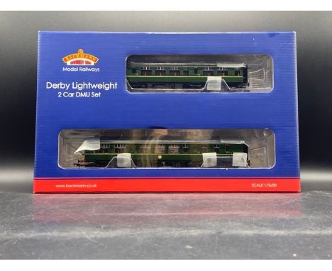 Bachmann Branchline 32-515 Derby Lightweight 2 Car DMU in BR Green with half yellow ends(950g)Boxed and appears to be undistu