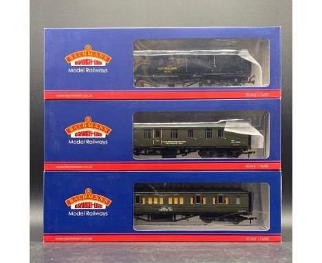 Three OO gauge Bachmann coaches/parcels van 'As New'(650g)Bachmann Branchline 34-330 Period III 50ft parcels van DM395665 in 