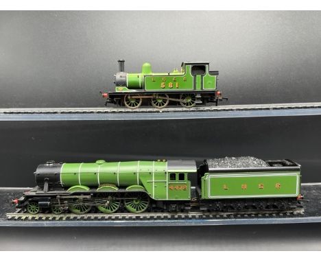 Two OO gauge LNER Steam Locomotives, both Tested Non-Runners(900g)Hornby R3086 Class A1 4-6-2 4472 "Flying Scotsman" in LNER 