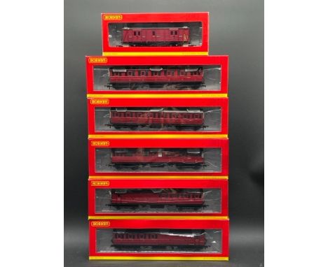 A OO rake of six BR Gresley Suburban coaches with Maunsell brake van from Hornby(1200g)Hornby R4521 Gresley (Non Vestibuled) 