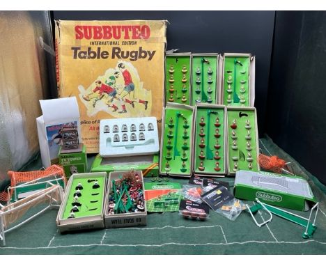 Subbuteo heavyweight teams, with accessories in varying conditions with International edition Table Rugby part complete(1800g