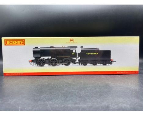 Hornby R2343 Class Q1 Bulleid Austerity 0-6-0 C8 in SR black - Tested Runner(500g)BoxedTwo small loose details in box   - Con
