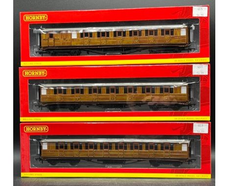 Three OO gauge Hornby LNER Teak boxed coaches 'Ready-to-Roll'(700g)Appearing 'As New'Hornby R4826 Gresley 61' 6" brake compos