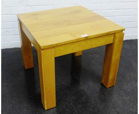 Contemporary light oak side / lamp table, 51 x 60cm 