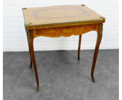 French style card table with brass mounts and green felt interior, 76 x 73 x 54cm 