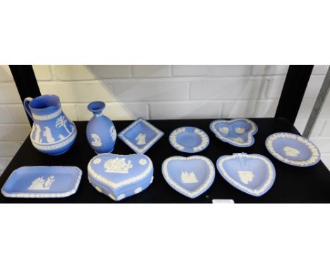 Quantity of Wedgwood blue and white Jasper trinket dishes (a lot) 