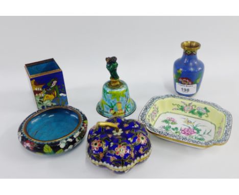 Mixed lot to include cloisonne and enamelled trinket boxes and dishes etc., (6) 