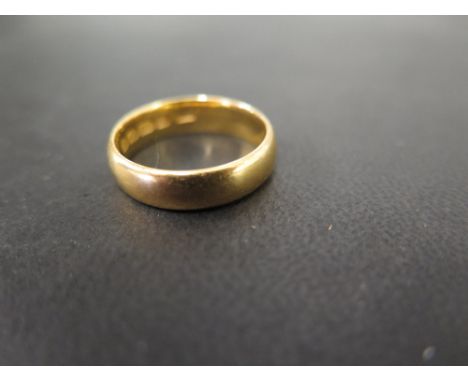 A 22ct gold band ring - Hallmarked Birmingham - Ring size Q - Weight approx 7.6gms
Condition Report: Good - With light scratc