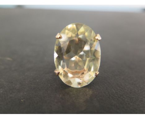 A 9ct gold citrine single-stone ring - Hallmarked London - Ring size K 1/2 - Weight approx 10.0gms
Condition Report: Good - W