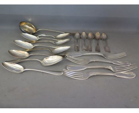 A collection of 18 pieces Continental 800 silver flatware including a ladle - Total weight approx. 25 troy oz
