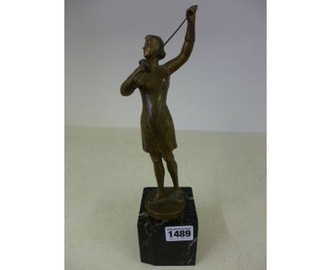 A. D. Jaquet - bonze car mascot - Female fencer on marble plinth - Height 28 cm 
Condition report: Small chip to base of marb