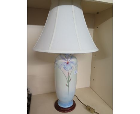 A Franz porcelain table lamp with shade - Height 70 cm 