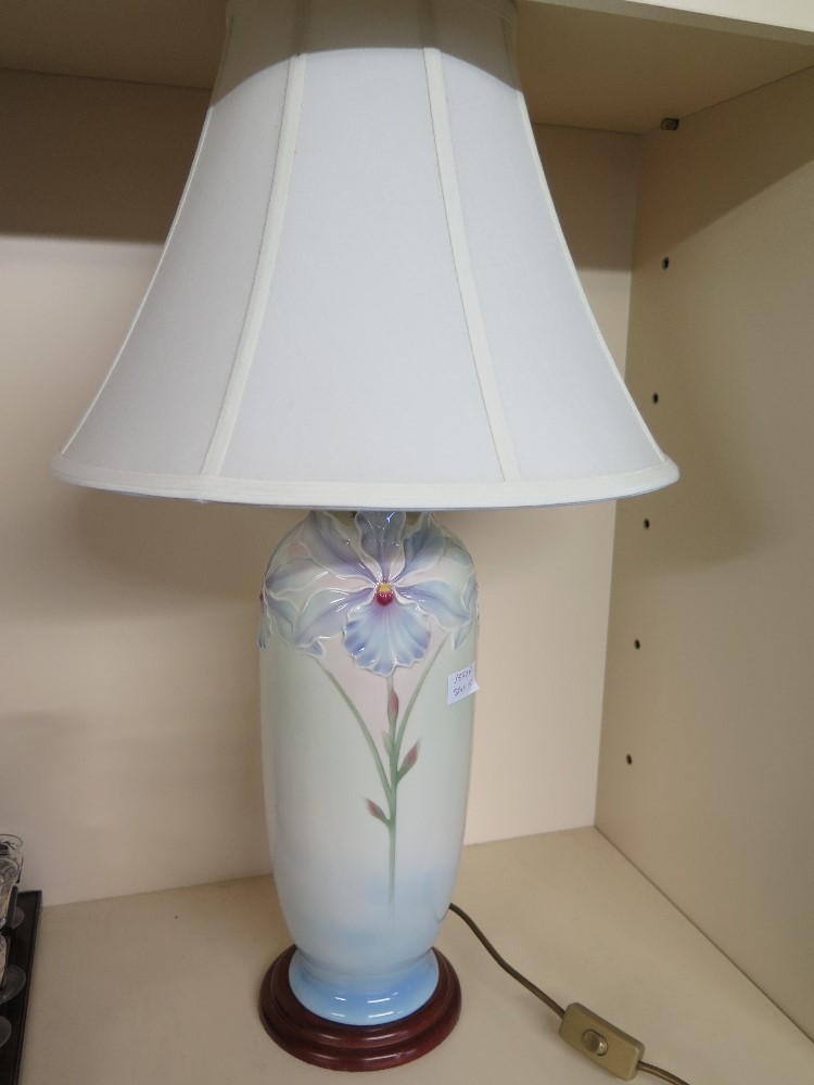 A Franz porcelain table lamp with shade - Height 70 cm