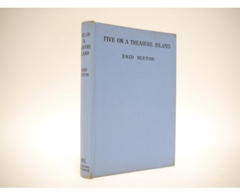 Enid Blyton: 'Five on a Treasure Island', London, Hodder &amp; Stoughton, 1942, 1st edition, 32 full page black &amp; white i