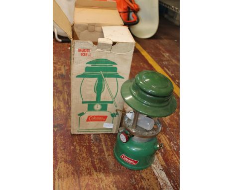 A vintage Coleman's kerosen lamp (missing glass shade) 