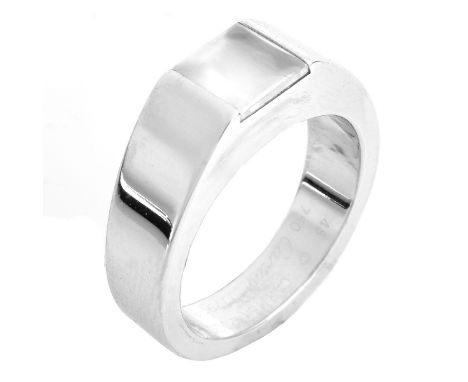 Cartier White 18 Karat White Gold and Moonstone Tank Ring. Signed Cartier 750. Serial # J77998. Size 4.75. Weighs approx. 9.1