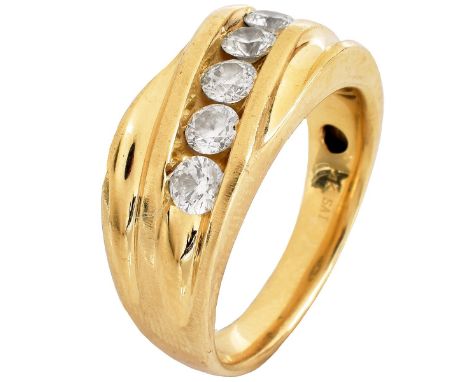 Man's Vintage Approx. 1.10 Carat Five (5) Diamond and 14 Karat Yellow Gold Ring. Stamped 14K. Ring size 10. Approx. weight: 9