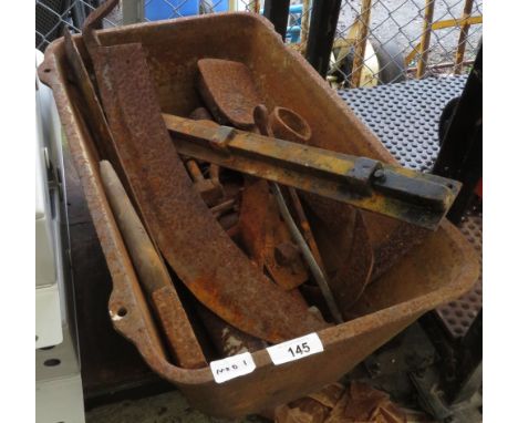 CAST IRON PLANTER INCLUDING TOOLS