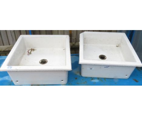 2 CERAMIC SINKS