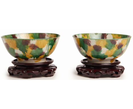 Maybe Qing Period, Kangxi Each on wooden stands 18cm diameter - Total weight: 1.3kg Condition: Minor wear and scratching to t