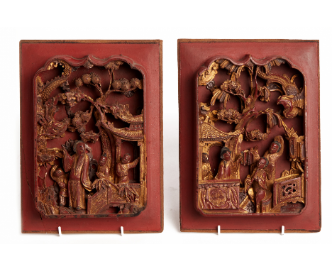 Featuring figures and pagodas, under pine trees One with a dragon, the other one with a phoenix in the upper part 20cm high x