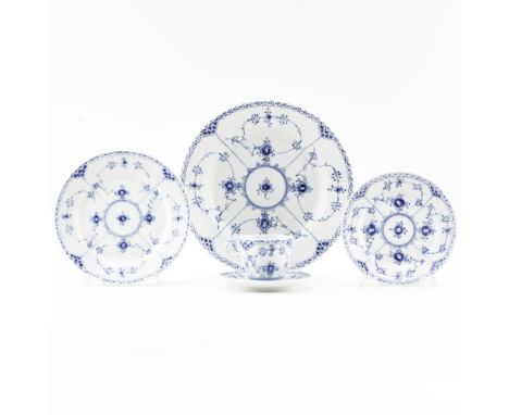 Forty (40) Piece Royal Copenhagen Blue Fluted Porcelain Dinner Service. Includes: 8 dinner plates, 4 salad/desert plate, 4 br