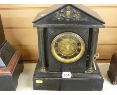 Slate mantel clock with pillar supports
