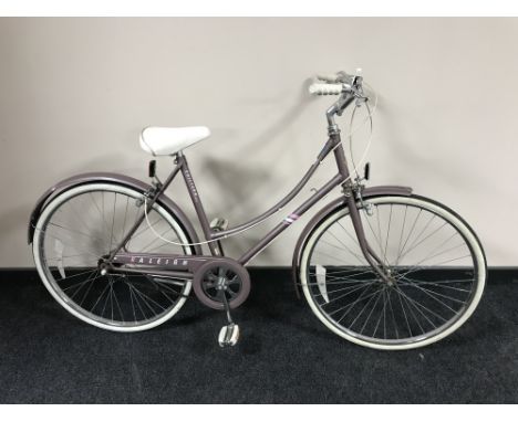 A lad's Raleigh Chiltern bike
