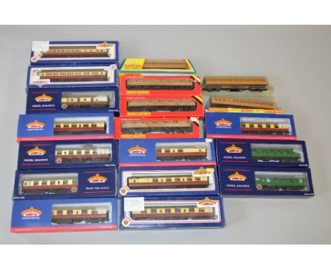 OO Gauge. 19 x Boxed coaches by Bachmann, Hornby & Graham Farish. Mixed liveries. Overall G/VG