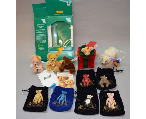 Quantity of miniature Steiff bears and Steiff Pewter miniatures, bagged.