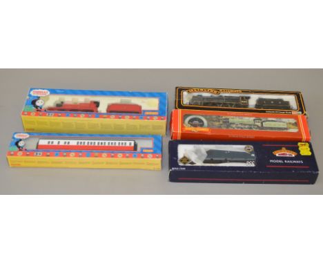 OO Gauge 4 x locomotives. Includes Bachmann class 37, Hornby "Manchester United", Mainline "Scots Guardsman" & Hornby Thomas 