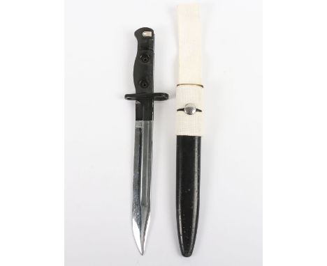 British Post War L1A3 Bayonet and Mk 5 Scabbard, this has the early model L1A3 blade with the long fuller, and the waisted cr