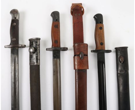 British 1907 Pattern Bayonet by Sanderson, good example with two piece wooden grips. Steel pommel with oil hole and short cro