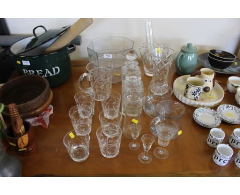 A quantity of glassware to include decanter and stopper; drinking glasses; cut glass vase etc. 