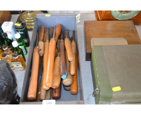 A tray of wood turning tools 