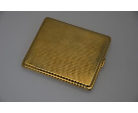 A 9ct yellow gold rectangular engine turned cigarette case, inscribed within, Chester 1927, 9.5 x 8 cm, approx 108g