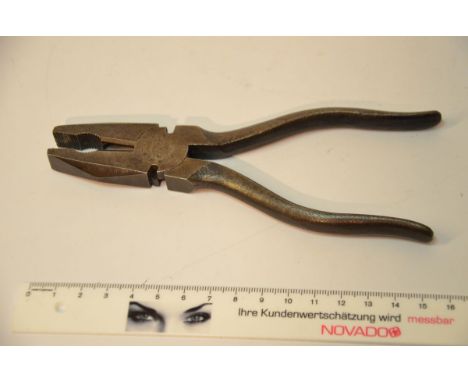 These are Elliot Lucas England pliers for the tool tray of the Rolls Royce Silver Wraith, Silver Dawn, Bentley MK 6 and MK 7.