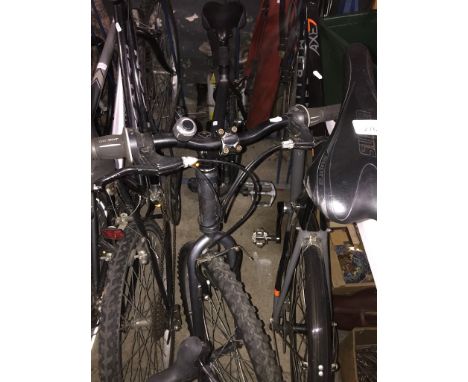 A Carrera Subway gents mountain bike. 